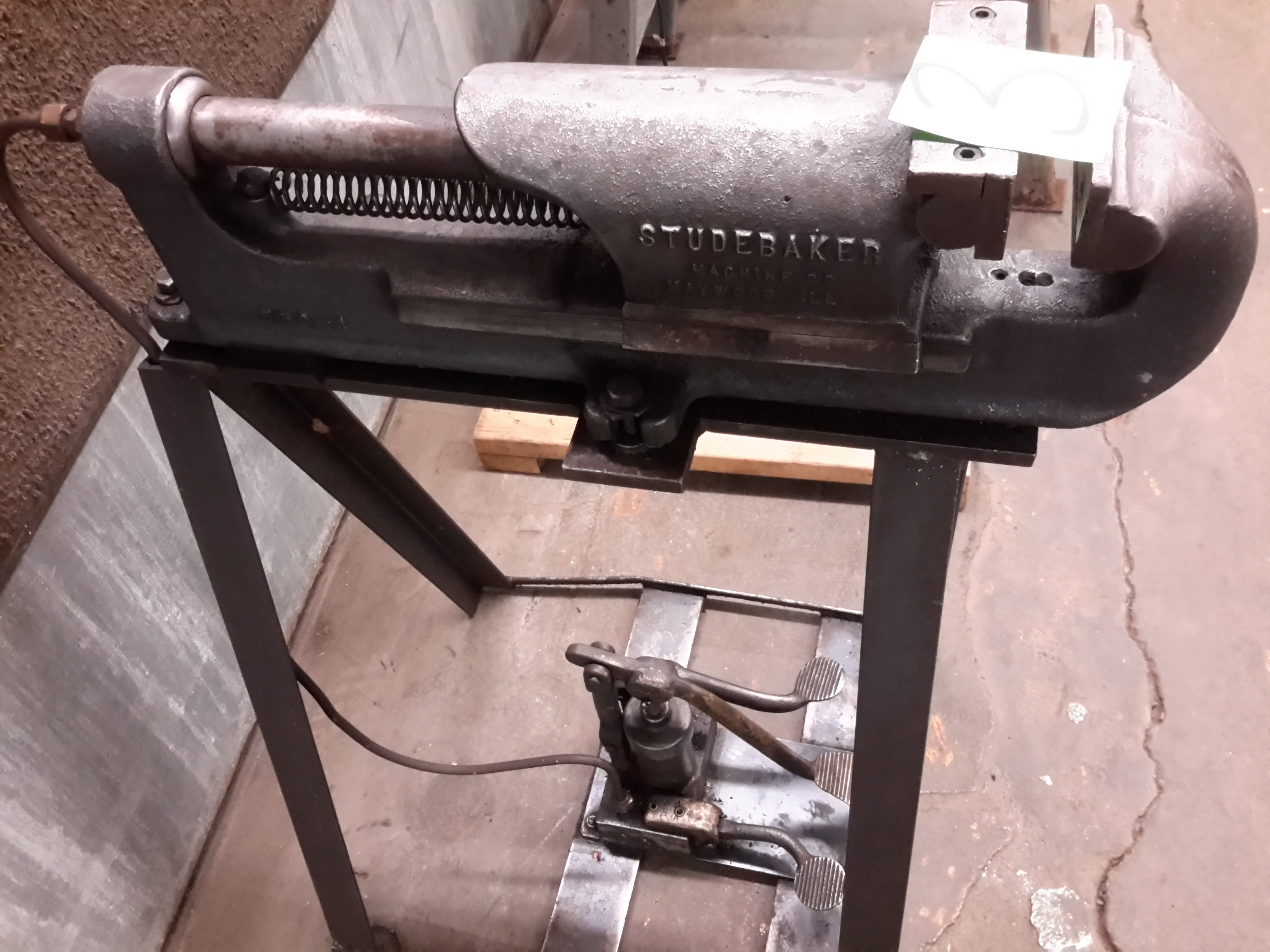 Studebaker, Mechanical Hydraulic operated vise.  750-2