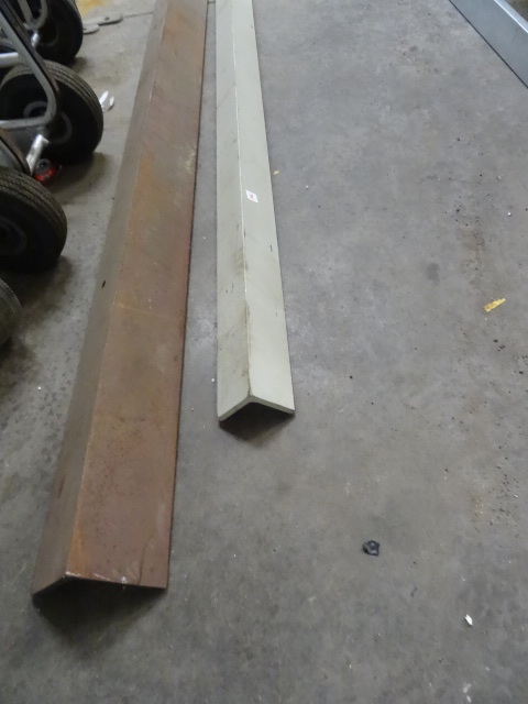 lot 200 image: 2 Pieces of Angle Iron 4 X 4 X 246 and