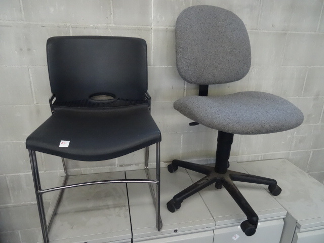 lot 27 image: Office Chair on Wheels. 2 Metal Framed