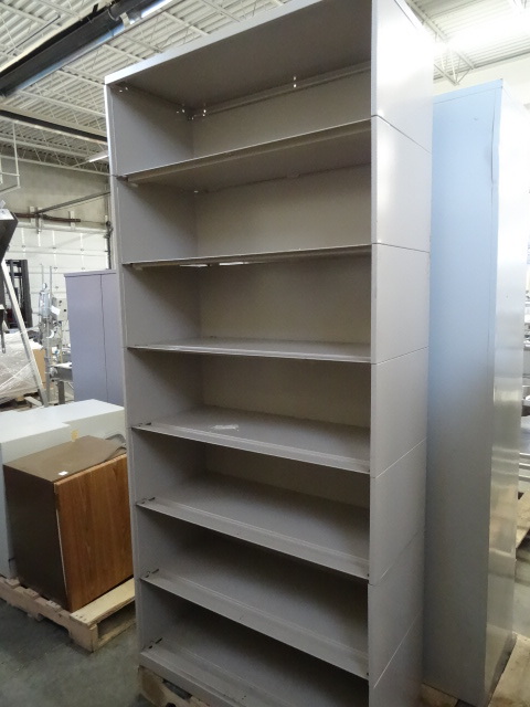 lot 44 image: Metal Shelving Unit 36 X 16 X 80