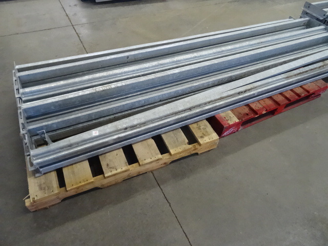 lot 79 image: Bolt On Galvanized Pallet Rack Beams