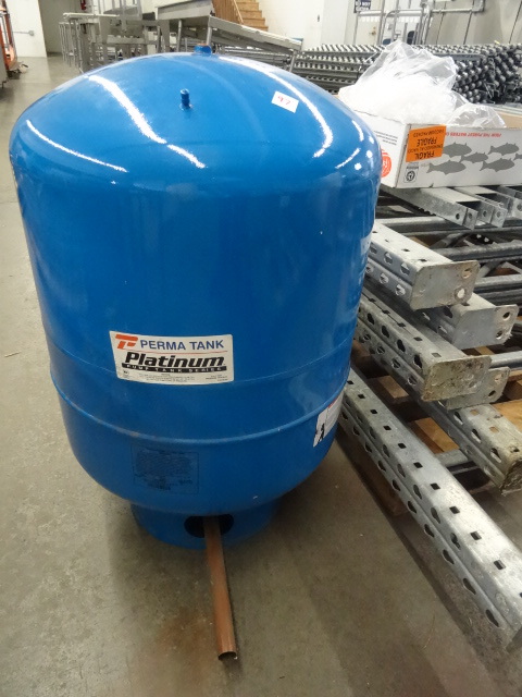 lot 97 image: Platinum Pump Tank For Well Pumps