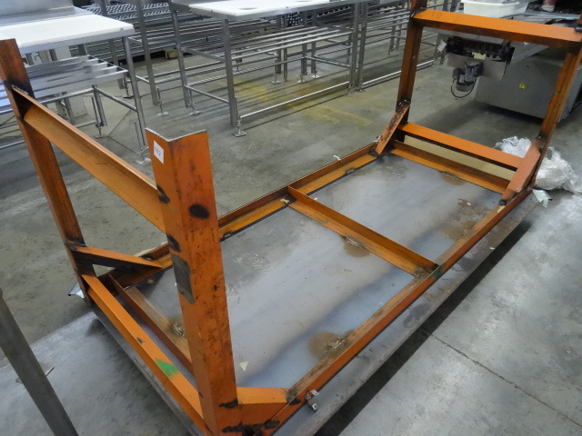 lot 107 image: Heavy Duty Metal Welding Table