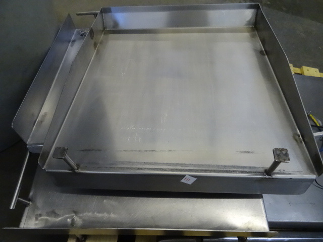 lot 111 image: 3 Stainless  Dump Trays 25 X 28
