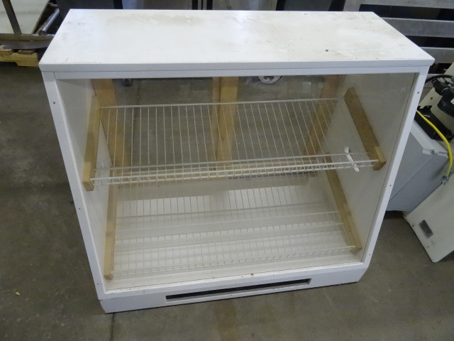 lot 116 image: Bakery Display Cabinet Table Top