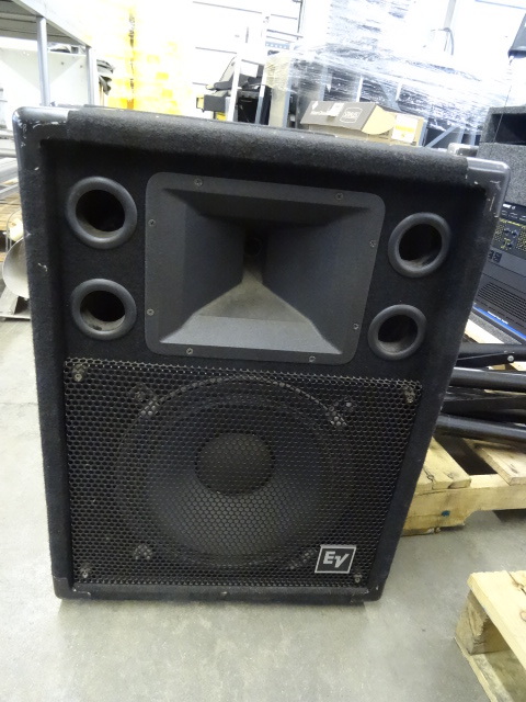 lot 123 image: EV Speakers S-122 2 Way Stage System