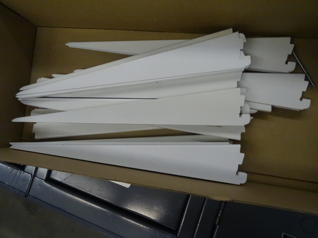 lot 130 image: 14 Shelving Brackets Qty 15