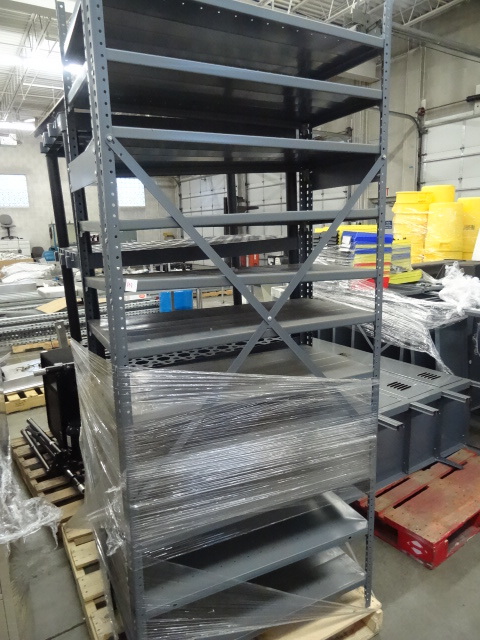 lot 161 image: Metal Shelving Unit 36 X 18 X 85