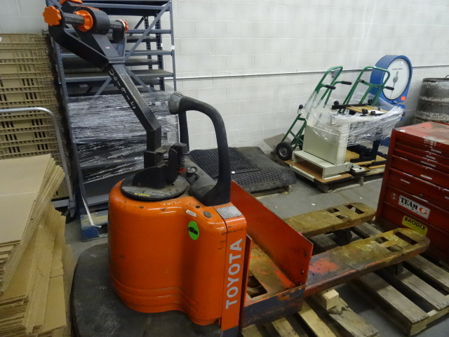 lot 167 image: Toyota Ride on Pallet Jack.