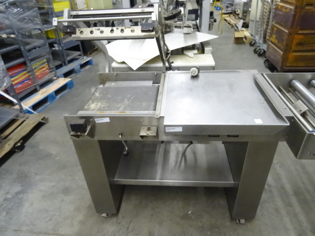 lot 175 image: Electric Wrapper, Hand Operated