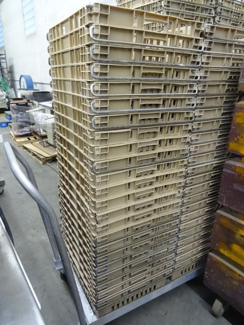 lot 181 image: Stackable Meat Totes 24 x 20, Qty 46,