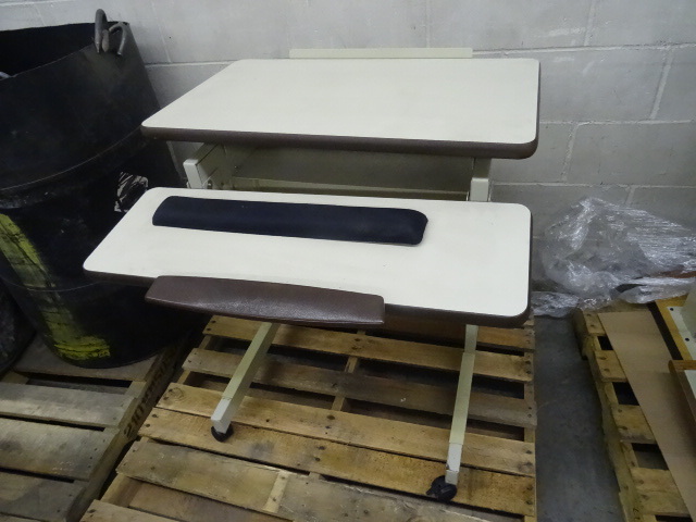 lot 186 image: Misc Office Tables
