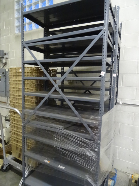 lot 194 image: Metal Shelving Unit 36 X 18 X 85