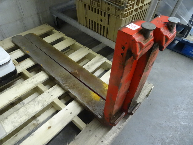 lot 198 image: Pair of Forks For a Fork Lift 42 X 4