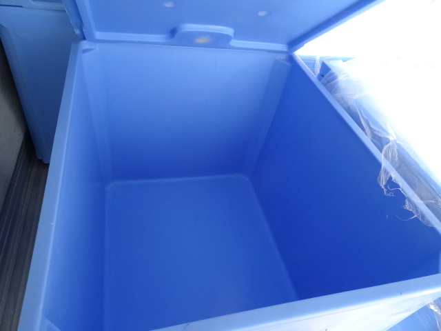 lot 259 image: Saeplast Combo Bin All Poly With Lid Holds Solids or Liquids  40 X 48 X 42  Promens MFG