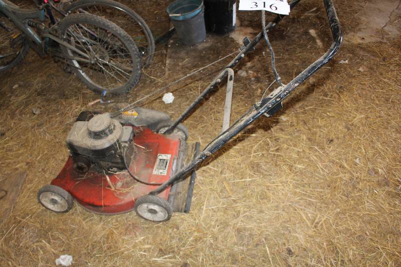 lot 316 image: MTD Yard Machines 20 Lawn Mower w Briggs & Stratton Motor