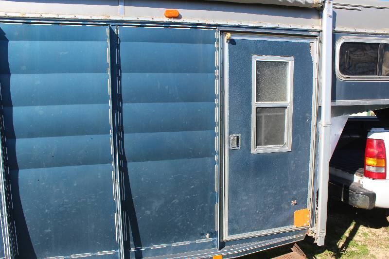 1980 McQuerry 5th Wheel Horse Trailer Mondovi WI. Farm Equipment KBID