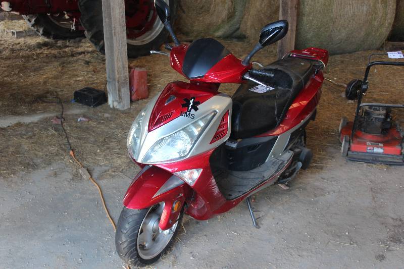 lot 315 image: 2011 Taotao Scooter