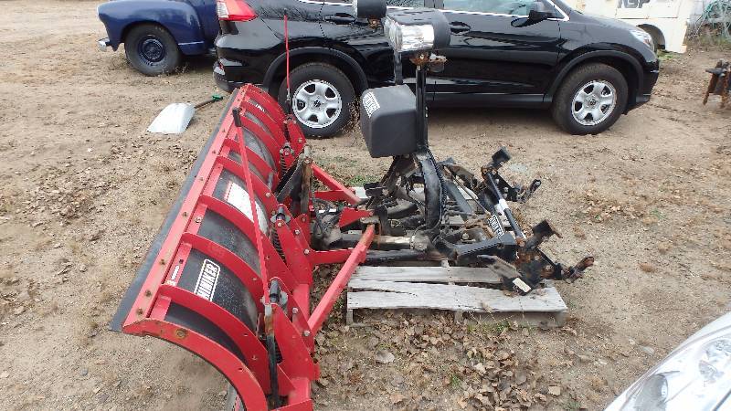 2010 Hiniker Commercial Grade Poly 8ft. Plow