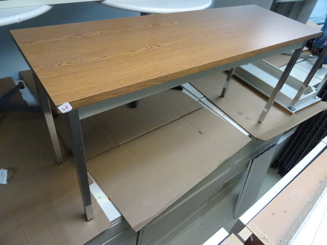 60 x 20 x 29 table with metal legs