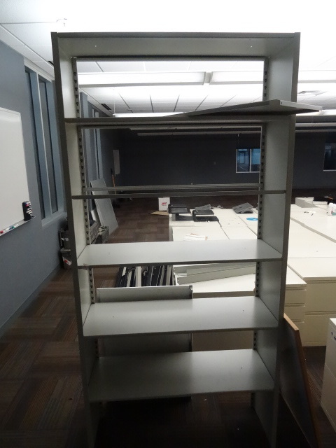 5 shelf metal shelving unit.