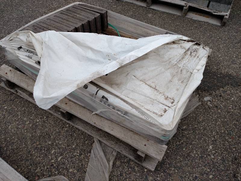 (28) Bullnose Paver, Beechwood, 3x1...