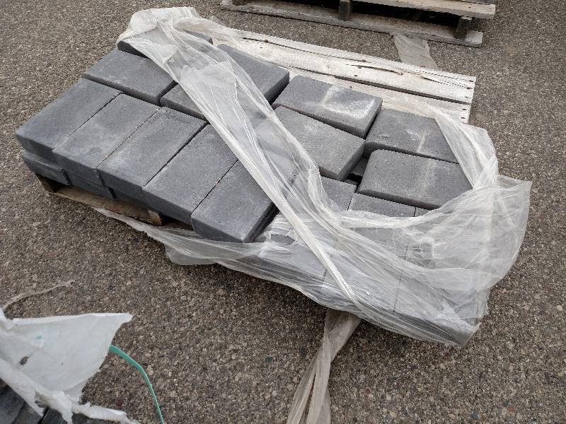 (32) Bullnose Paver, Charcoal, 3x12...