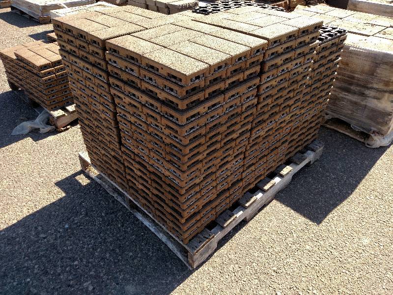 (107) 16x16 Grids 4x8 Paver, Vast T...