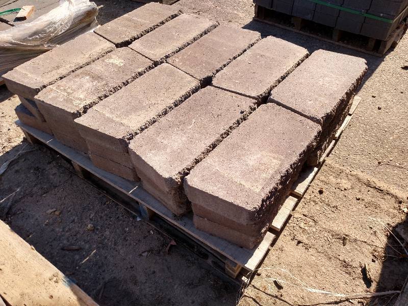 (30) Highland Block, Ironstone, 3x1...