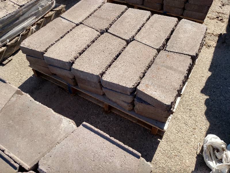 (30) Highland Block, Ironstone, 3x1...