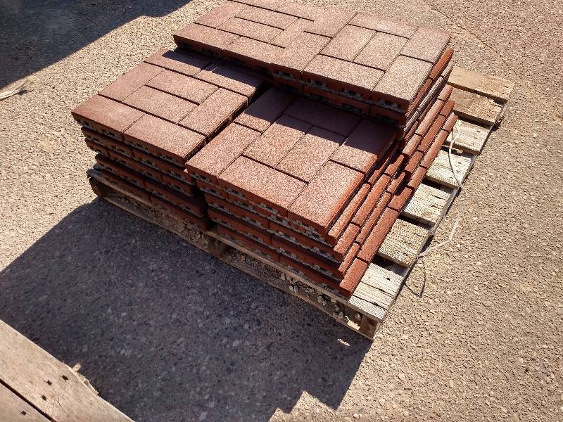 (25) 16x16 Grids 4x8 Vast Paver, Re...