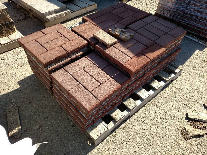 (33) 16x16 Grids 4x8 Vast Paver, Re...