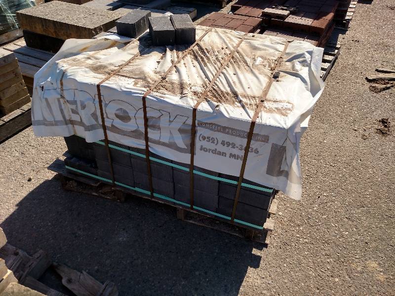 (280) Interlock Paver, Charcoal Hol...