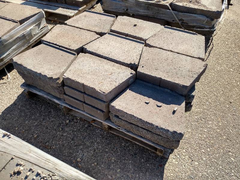 (26) Highland Retaining Block, Iron...