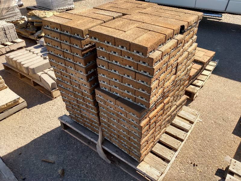 (68) Grids 4x8 Vast Paver, Light B...