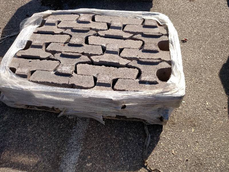 (12) Colonial  Std. Bluestone, 6x18...