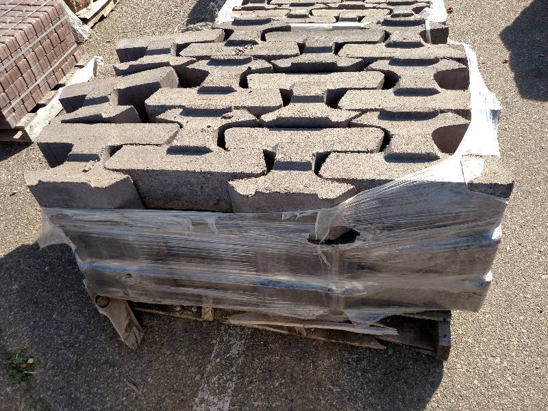 (36) Colonial  Std. Bluestone, 6x18...