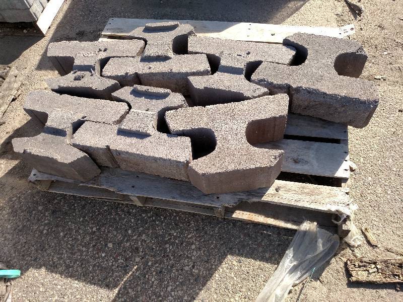 (7) Classic Straight Bluestone, 6x1...