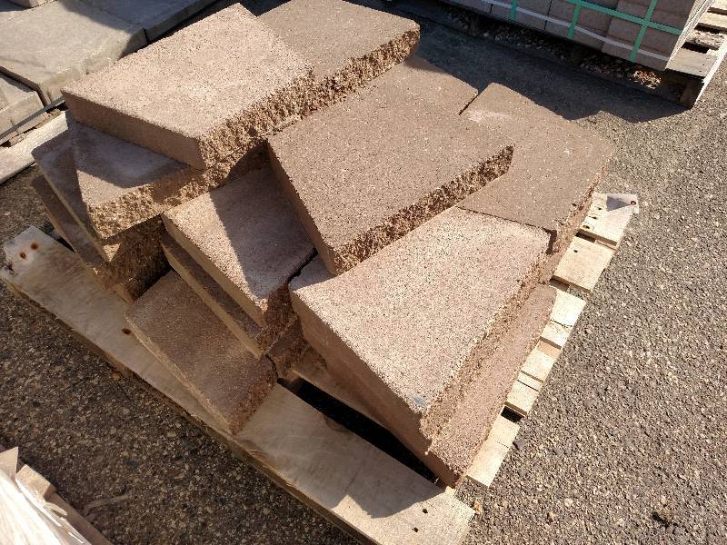 (23) Diamond Cap, Umber, 3x18x13...