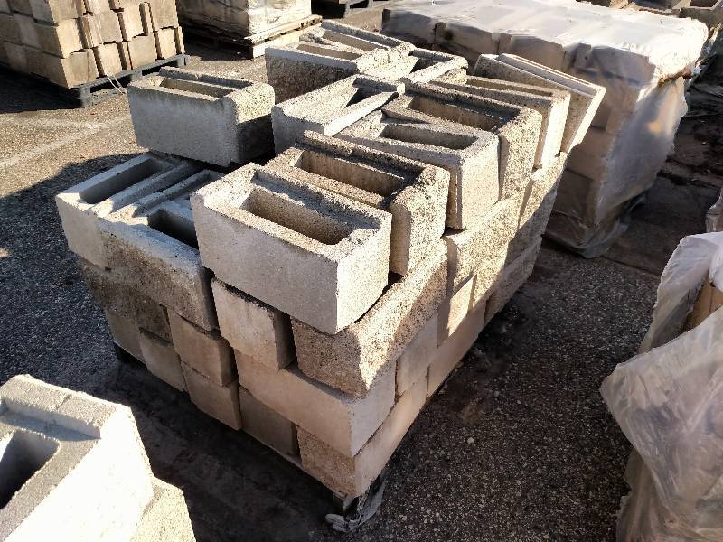 (56) Ashlar Corner Block, Gray, 7-5...