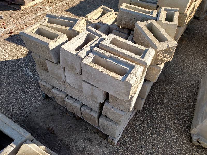 (54) Ashlar Corner Block, Gray, 7-5...