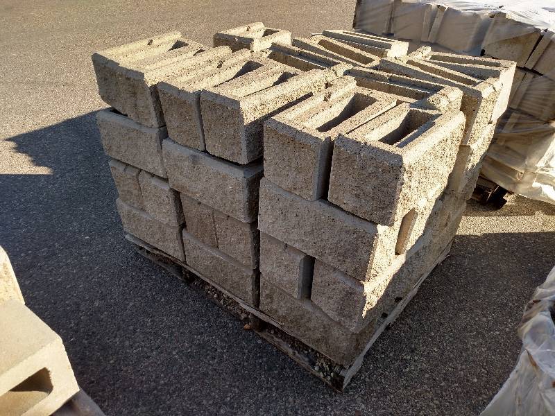 (58) Ashlar Corner Block, Gray, 7-5...