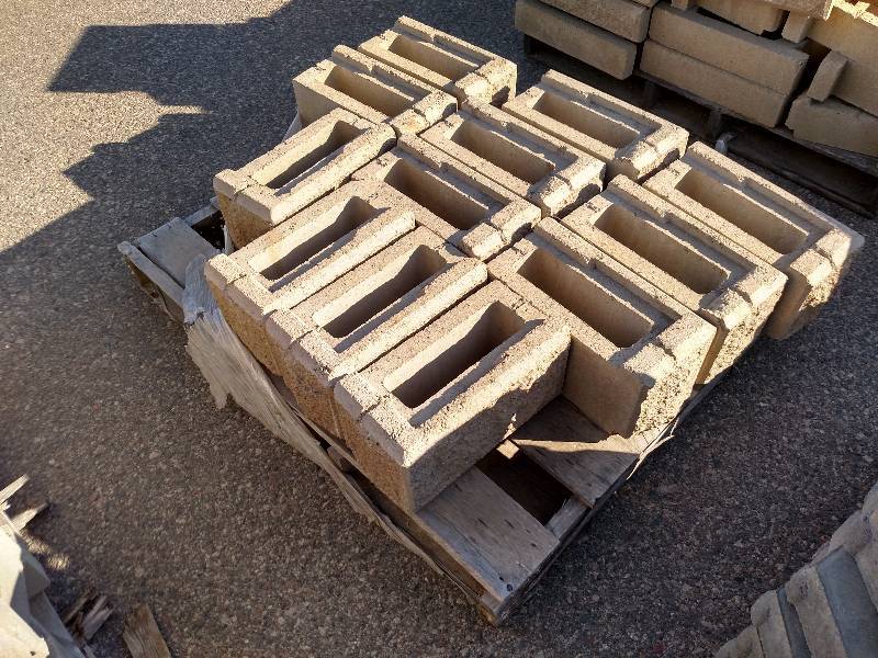 (12) Ashlar Corner Block, Gray, 7-5...