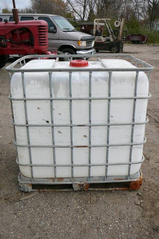 Poly Tank With Cage