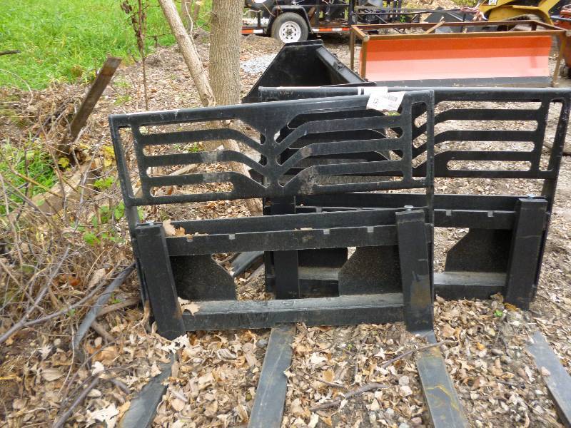 lot 14 image: ASV Brand Model RL30 Universal Mount Skid Loader Skid Steer 48 Heavy Duty Pallet Fork Attachment
