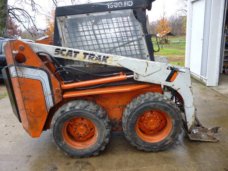 lot 5 image: Scat Trak Model 1300HD Bobcat Skid Loader Skid Steer