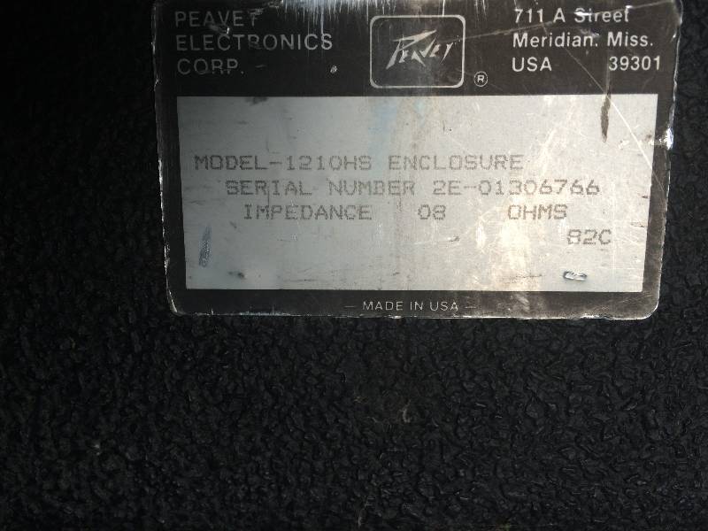lot 10 image: Peavey Speakers