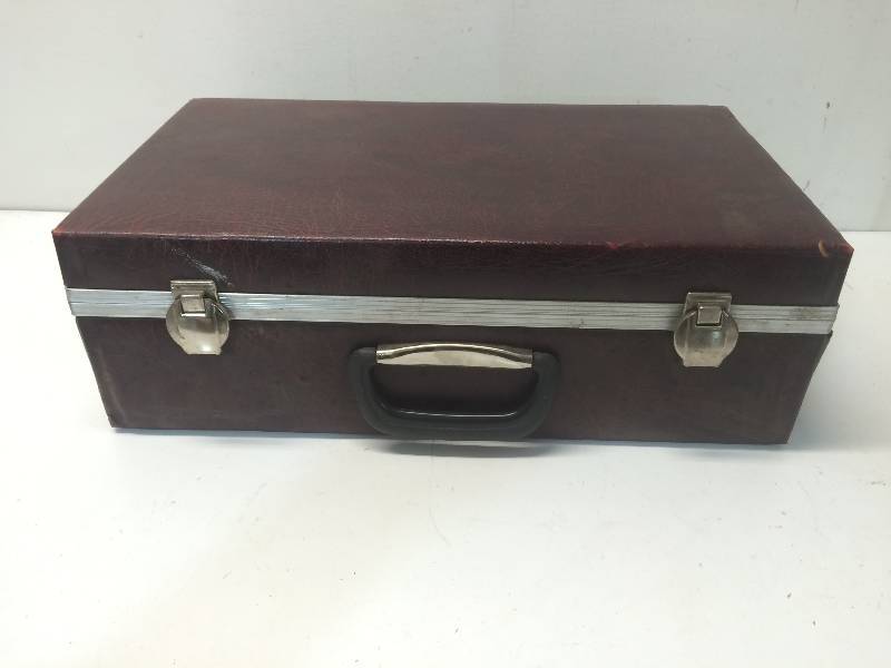 lot 22 image: 8-Track Tapes With Case