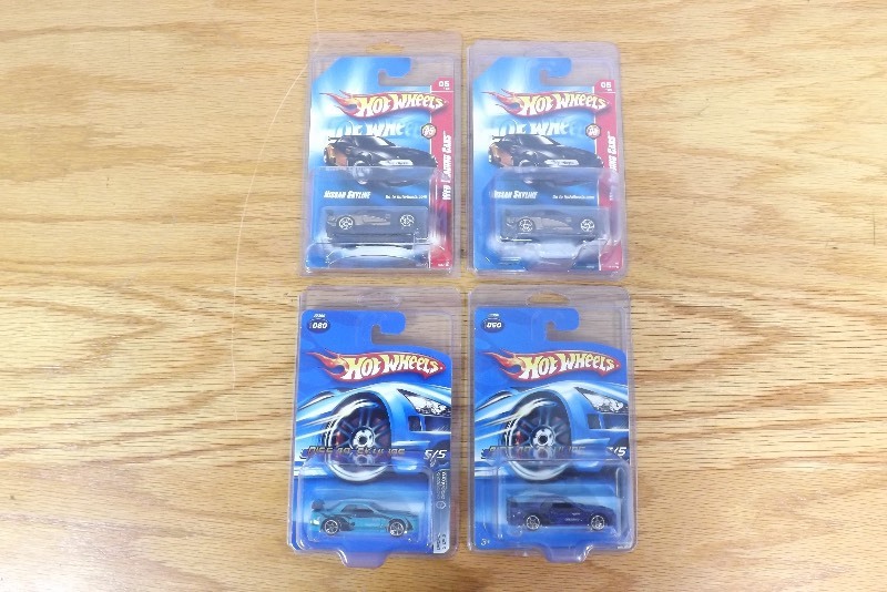 4 MINT on Card Hot Wheels Nissan Skylines in Protecters