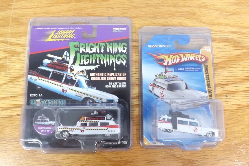 2 MINT on Card Hot Wheels and Johnny Lightning Ecto 1-As